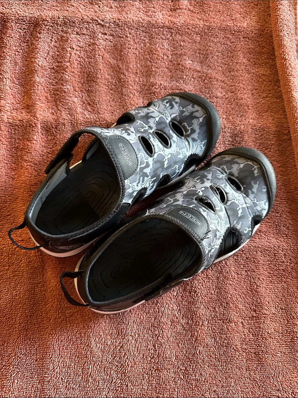 Keen Kids Black Gray Camo Slip-On Sandals